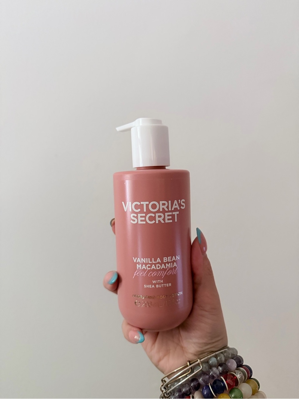 Victoria's Secret Vanilla Bean & Macadamia Body Lotion - Rose Pink